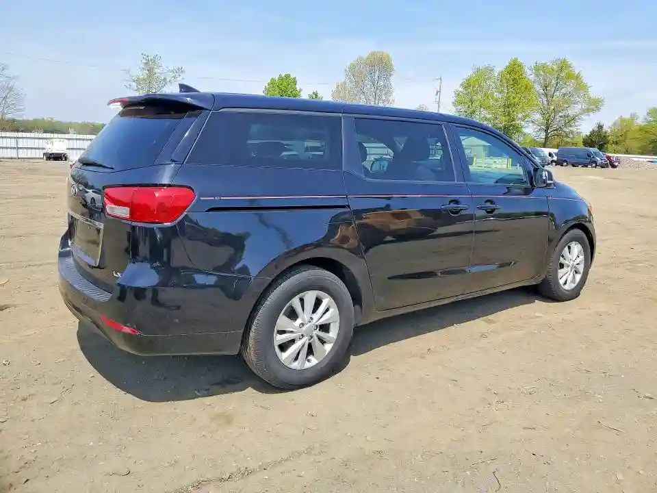 KNDMB5C12J6395763 2018 KIA SEDONA-2