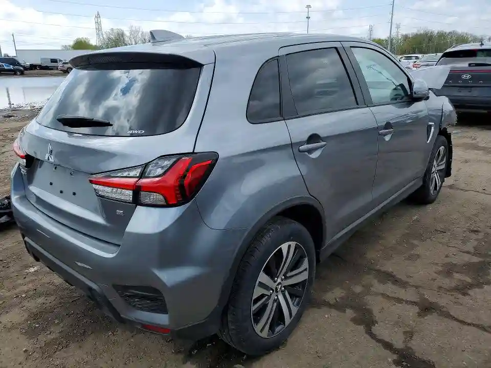 JA4ARUAU1SU007824 2025 MITSUBISHI OUTLANDER-2