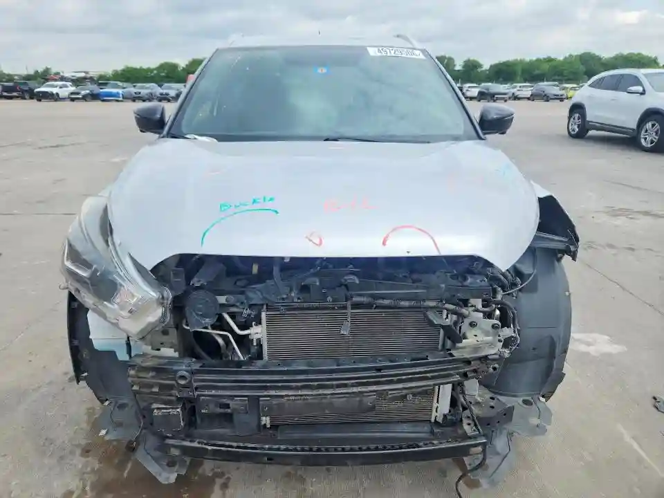3N1CP5CU6KL527909 2019 NISSAN KICKS-4