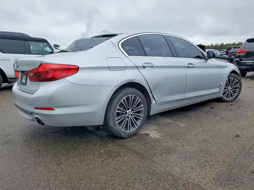 WBAJR7C05LWW65201 2020 BMW 5 SERIES-2