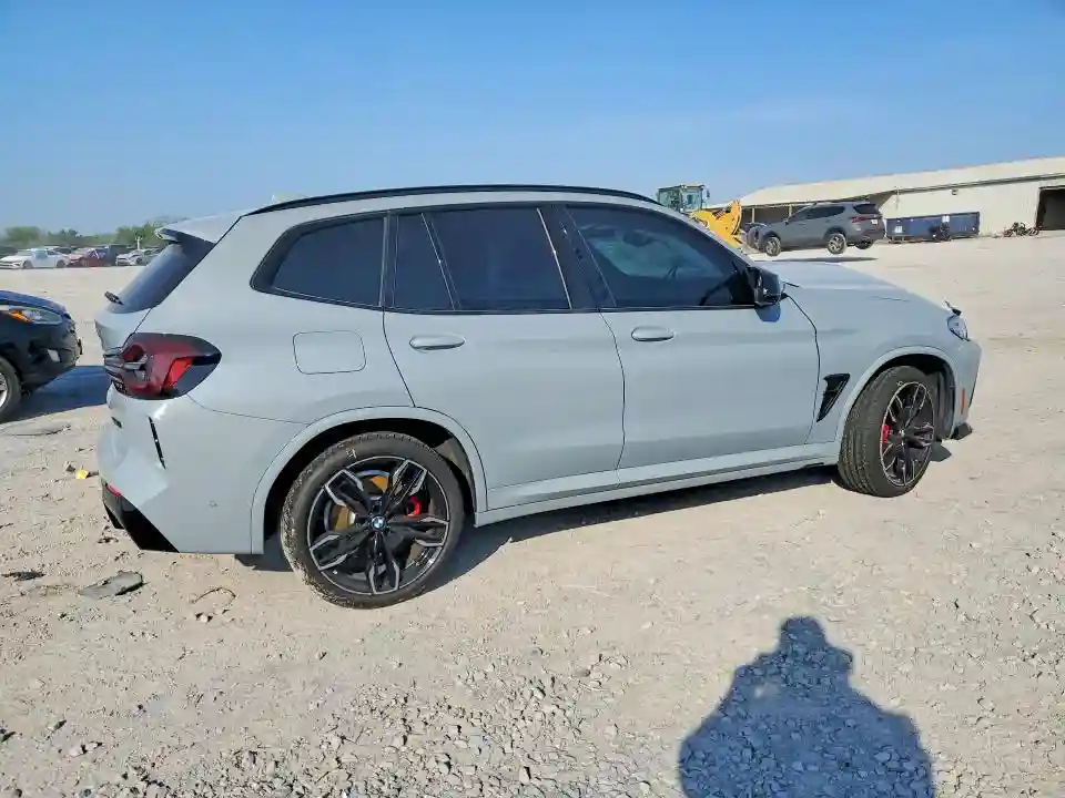 5UX83DP00N9L05443 2022 BMW X3-2
