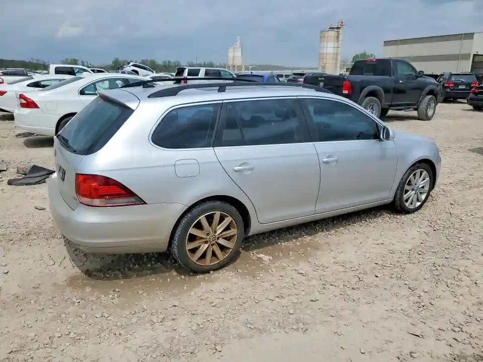 3VWPL7AJ4DM631162 2013 VOLKSWAGEN JETTA-2