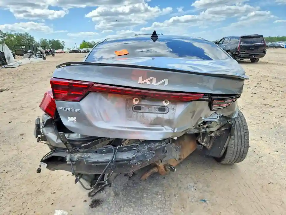 3KPF54AD0NE448855 2022 KIA FORTE-5