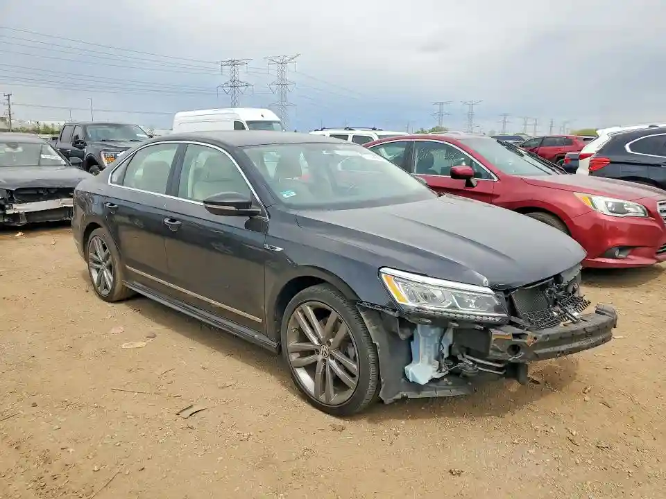 1VWDT7A37HC062934 2017 VOLKSWAGEN PASSAT-3