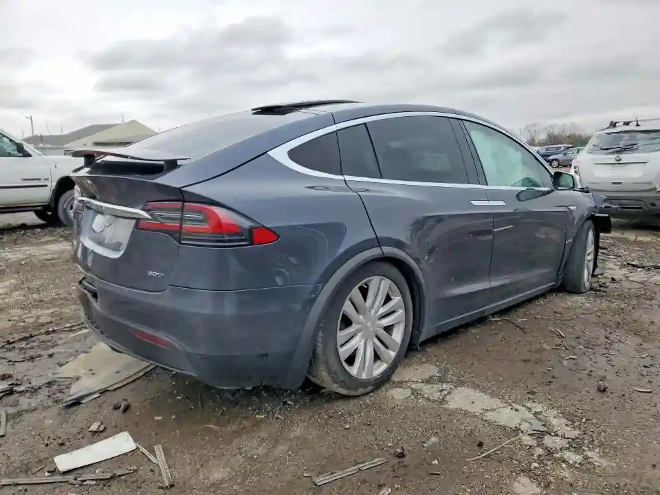 5YJXCAE21GF004415 2016 TESLA MODEL X-2