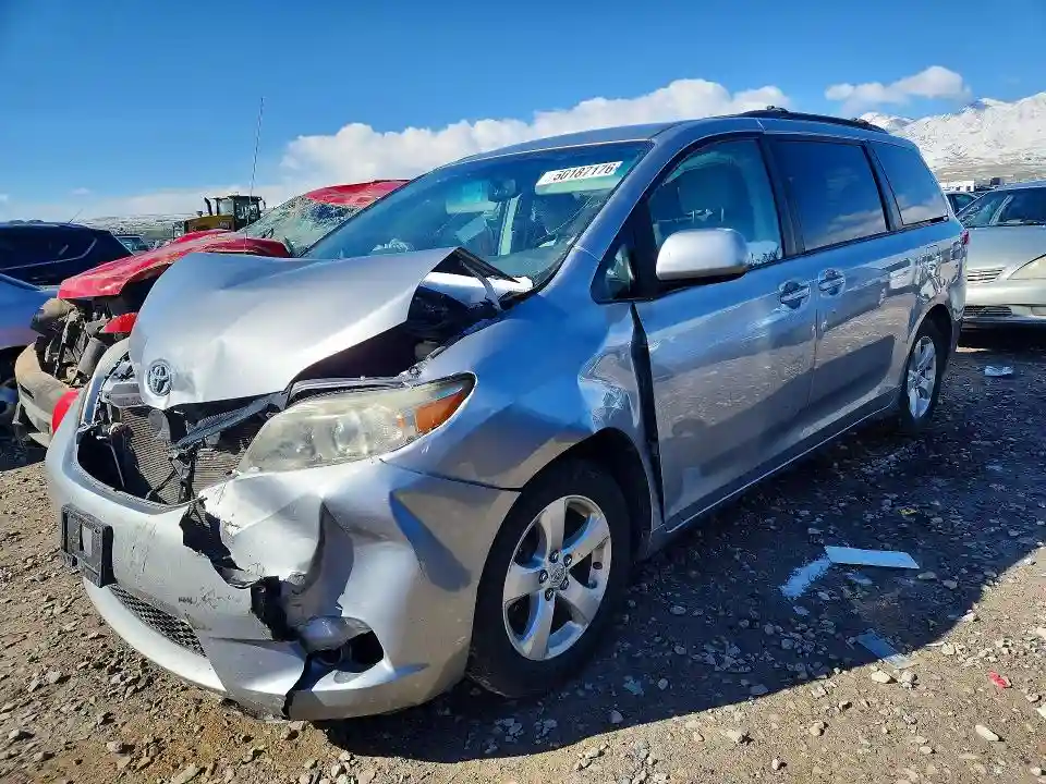 5TDKK3DC0BS091943 2011 TOYOTA SIENNA-0