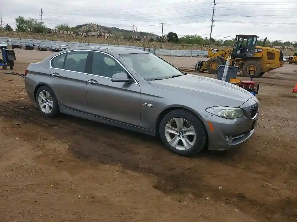 WBAXH5C57DDW16110 2013 BMW 5 SERIES-3