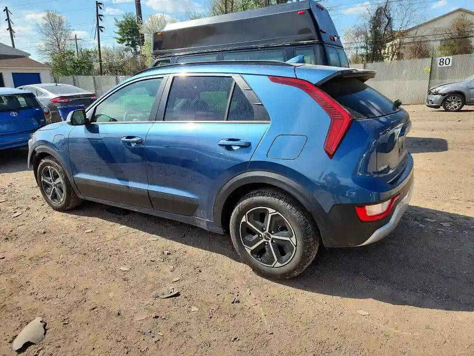 KNDCS3LF0P5054324 2023 KIA NIRO-1