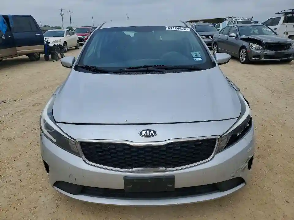 3KPFL4A79JE240919 2018 KIA FORTE-4