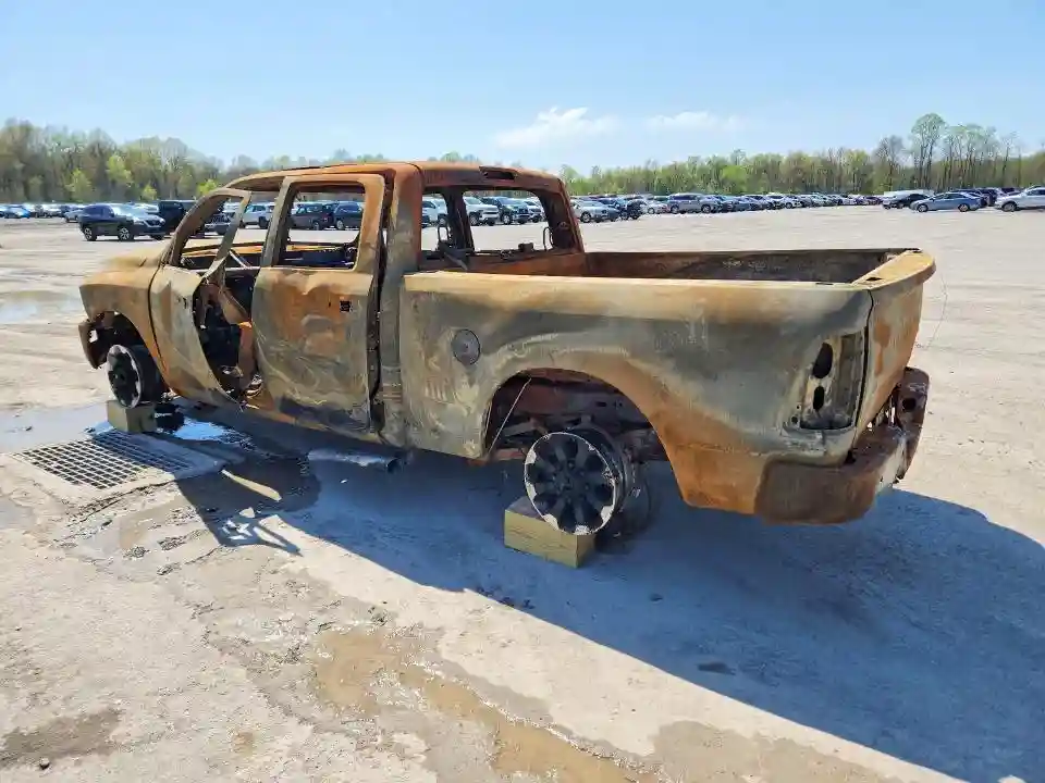 3C6TR5EJ4JG297649 2018 RAM 2500-1