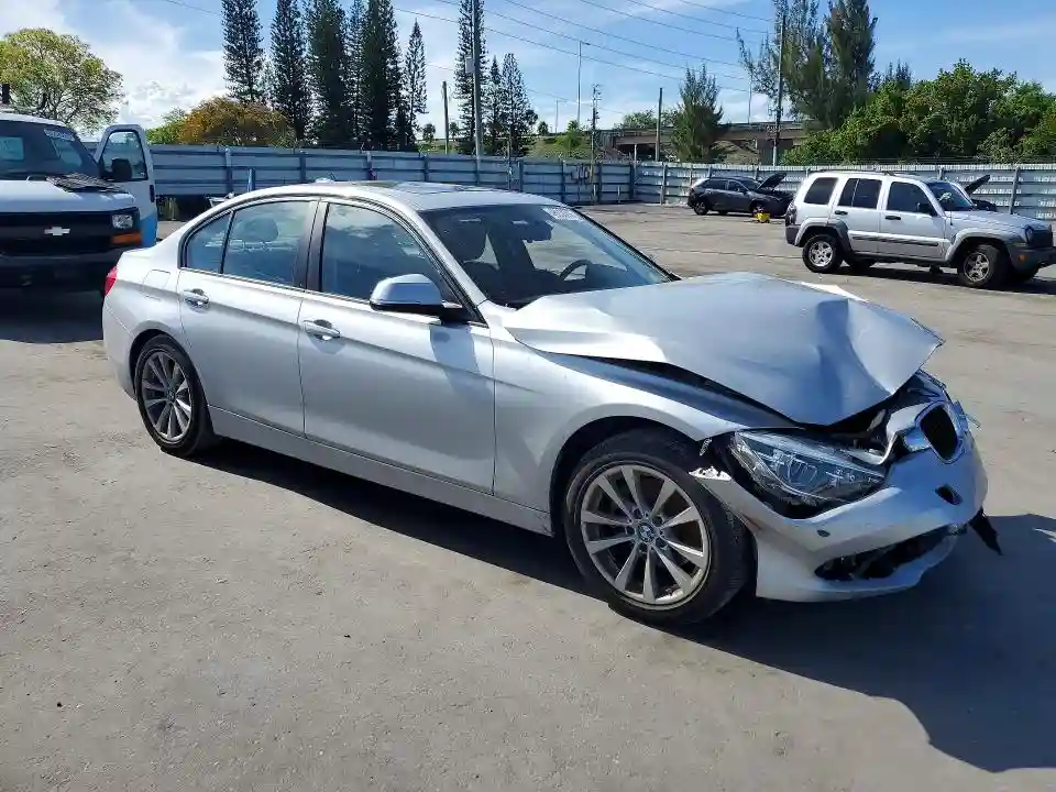 WBA8E1G59JNU92475 2018 BMW 3 SERIES-3