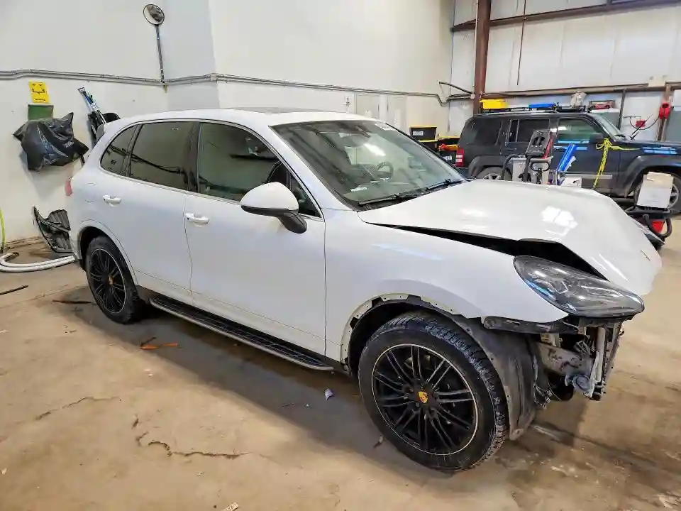 WP1AA2A20GLA04621 2016 PORSCHE CAYENNE-3