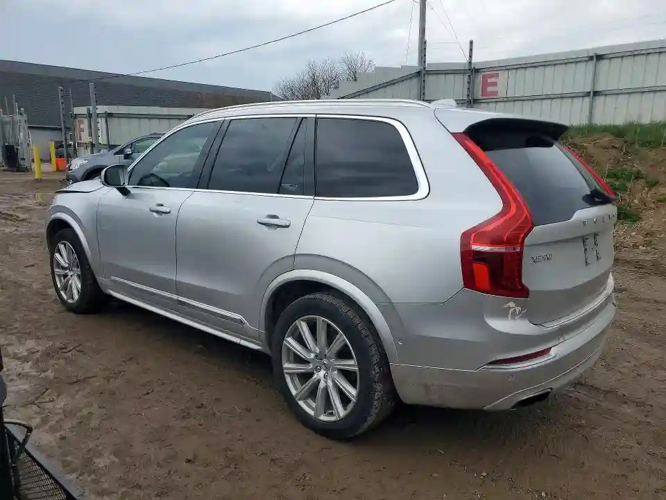 YV4A22PL7K1486083 2019 VOLVO XC90-1
