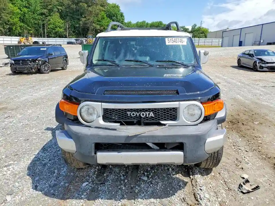 JTEZU4BF8BK011111 2011 TOYOTA FJ CRUISER-4