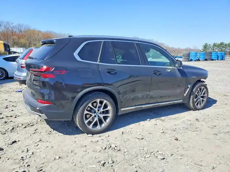 5UX23EU00R9W03691 2024 BMW X5-2