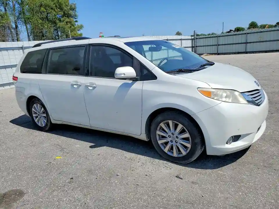 5TDDK3DC8DS052951 2013 TOYOTA SIENNA-3
