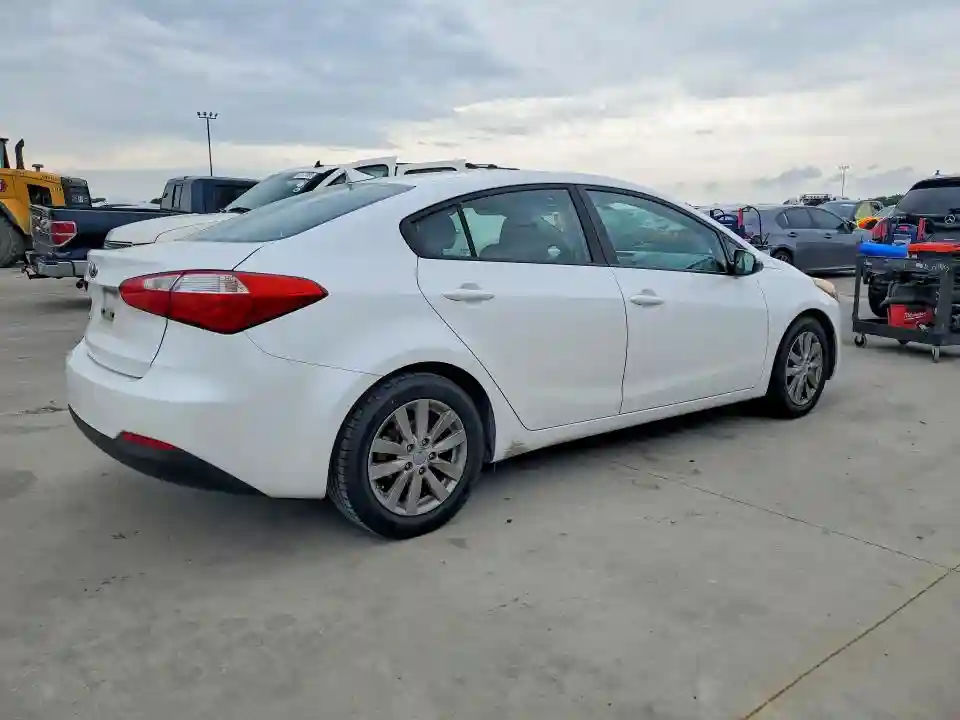 KNAFX4A60F5415277 2015 KIA FORTE-2
