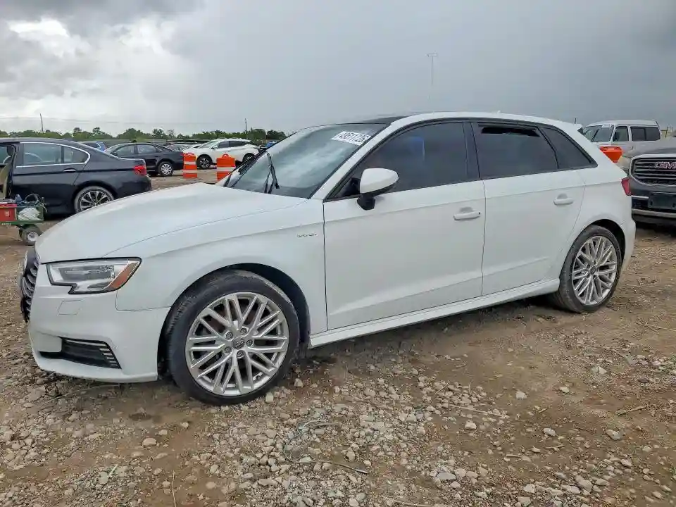 WAUUPBFF2JA154853 2018 AUDI A3-0