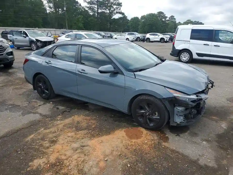 KMHLM4AG7NU270665 2022 HYUNDAI ELANTRA-3