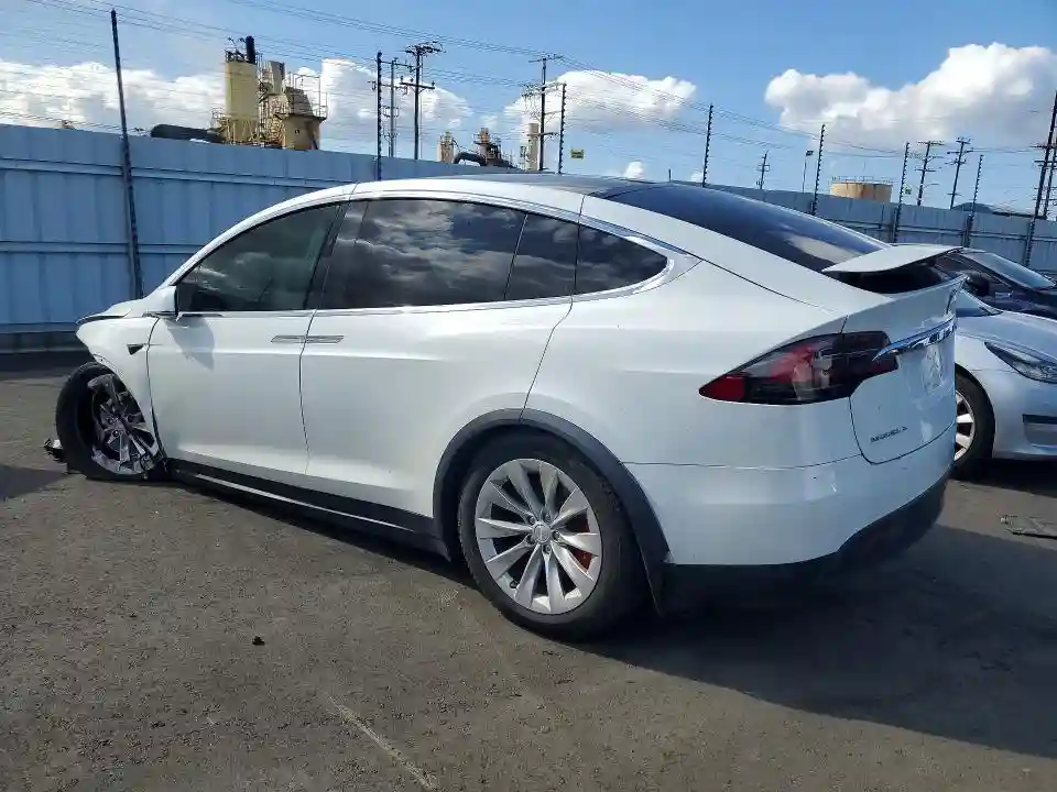 5YJXCAE22JF102280 2018 TESLA MODEL X-1