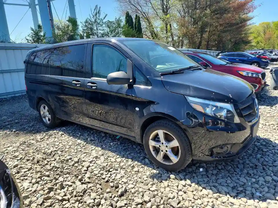WD4PG2EEXH3317018 2017 MERCEDES-BENZ METRIS-3