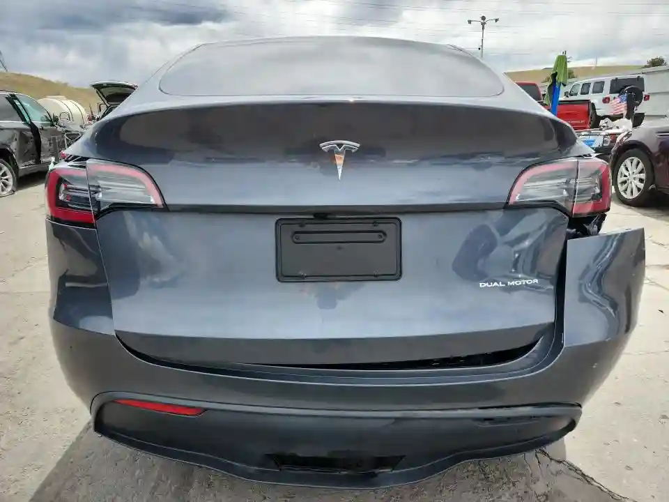 7SAYGAEE9PF865251 2023 TESLA MODEL Y-5