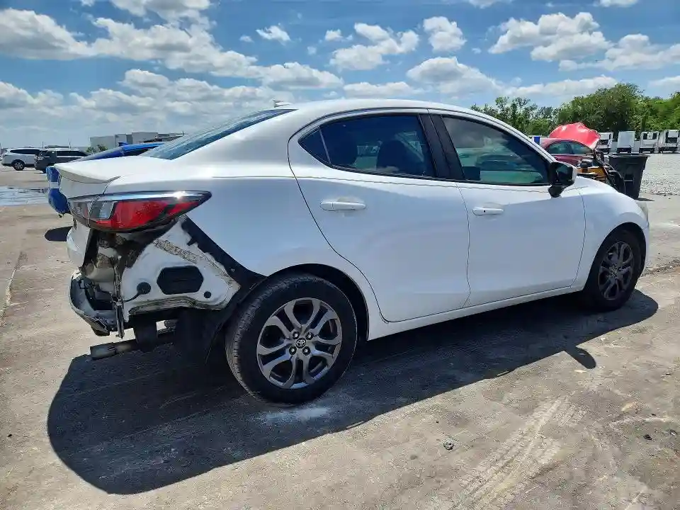 3MYDLBYVXKY518244 2019 TOYOTA YARIS-2