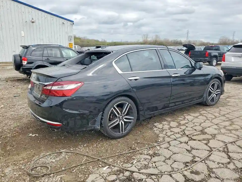 1HGCR3F93HA001483 2017 HONDA ACCORD-2