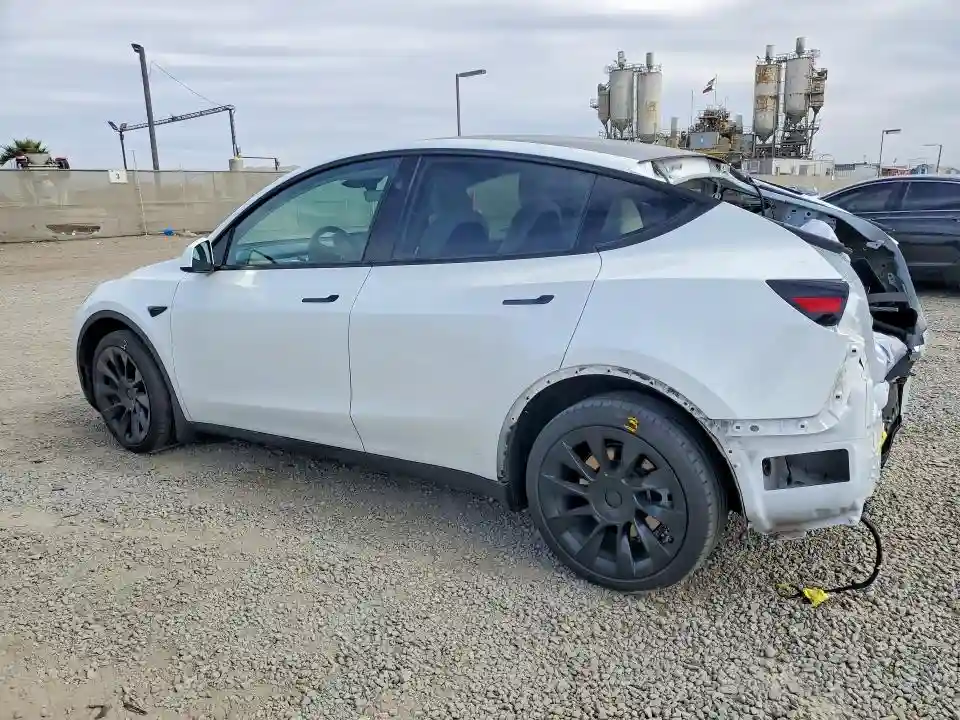 7SAYGDEE5PF850781 2023 TESLA MODEL Y-1