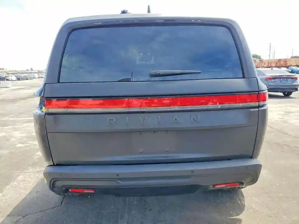 7PDSGABA1PN028086 2023 RIVIAN RIS-5