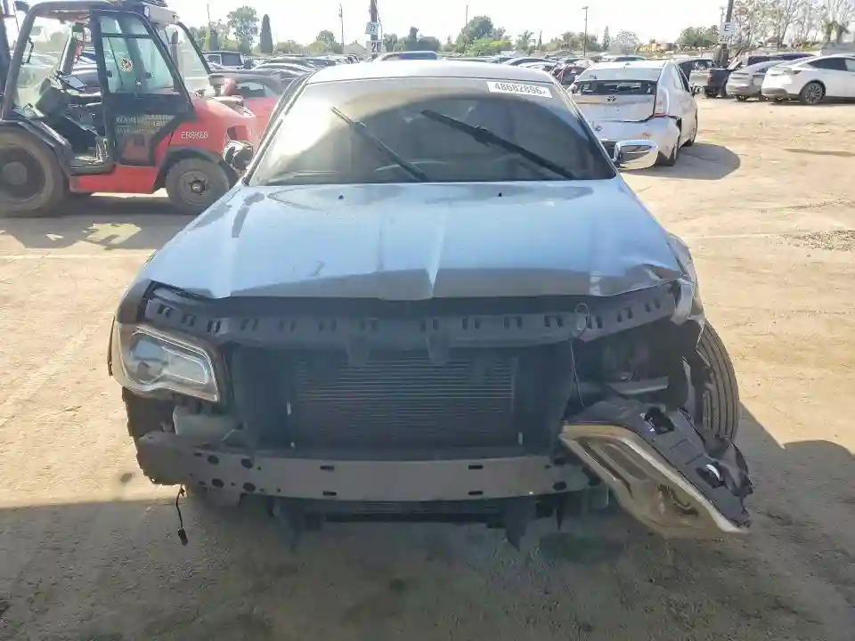 2C3CA5CG9BH557945 2011 CHRYSLER 300-4
