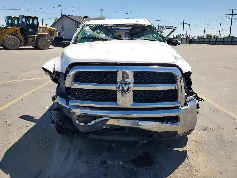 3C6UR5HL8EG144991 2014 RAM 2500-4