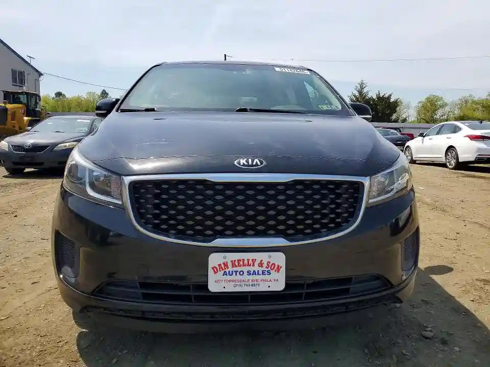 KNDMB5C12J6395763 2018 KIA SEDONA-4