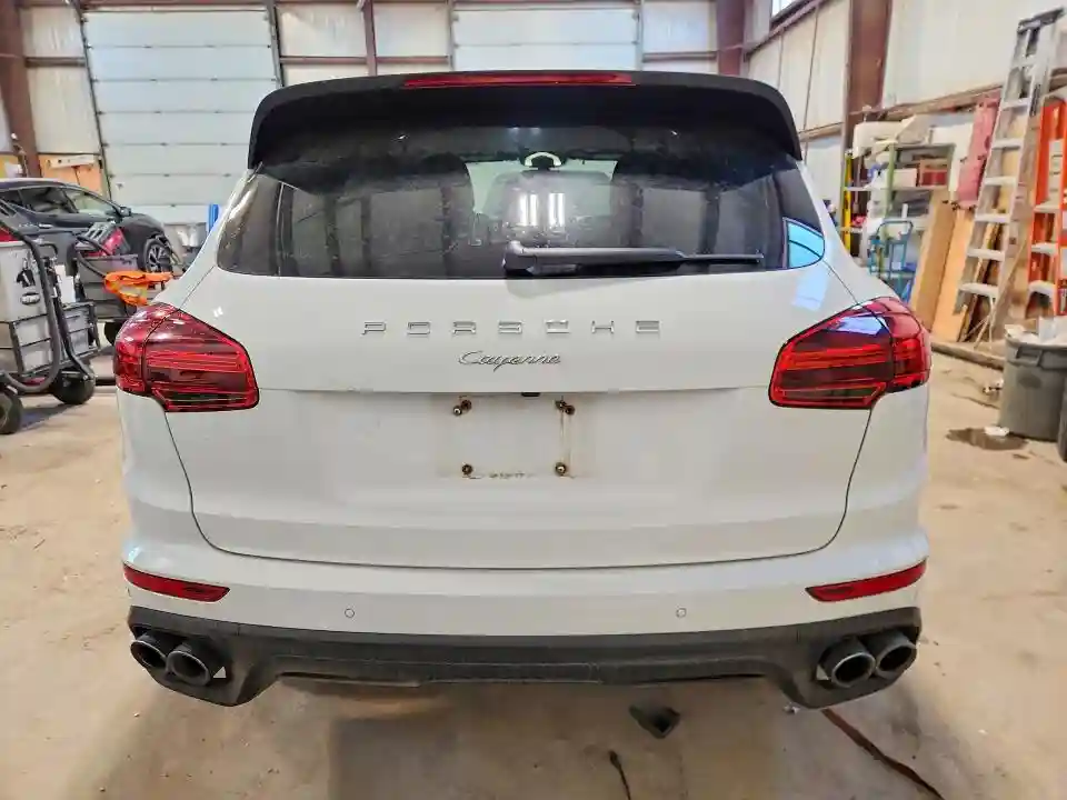 WP1AA2A20GLA04621 2016 PORSCHE CAYENNE-5