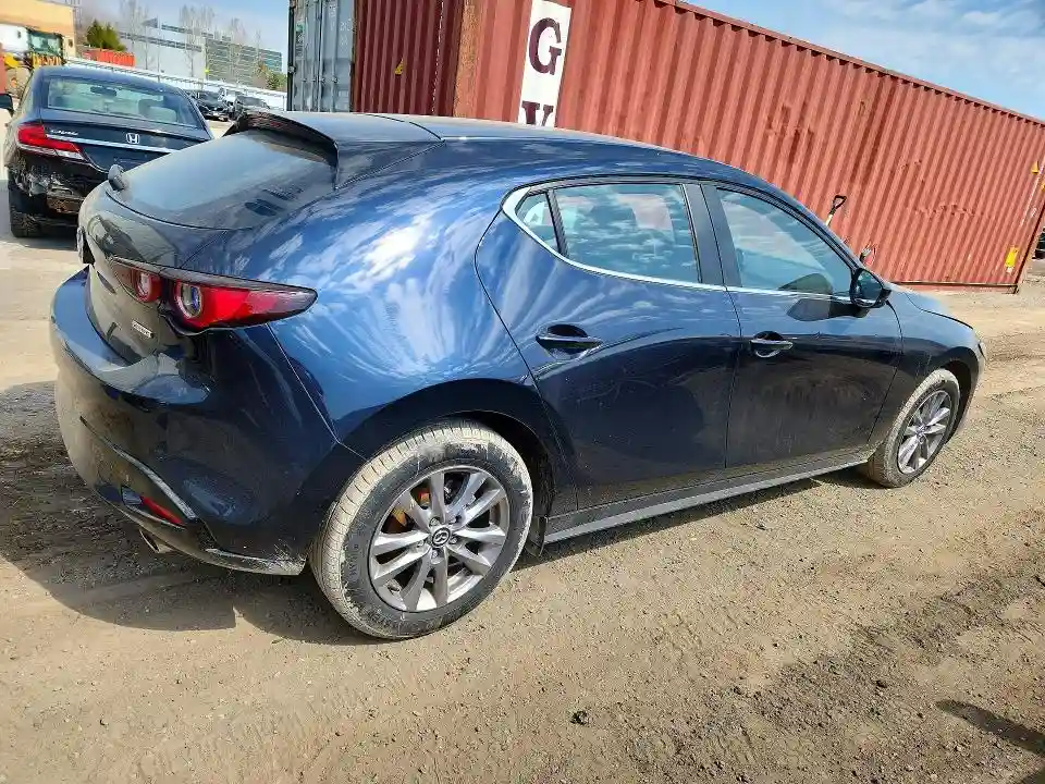 JM1BPBLL1N1513698 2022 MAZDA 3-2