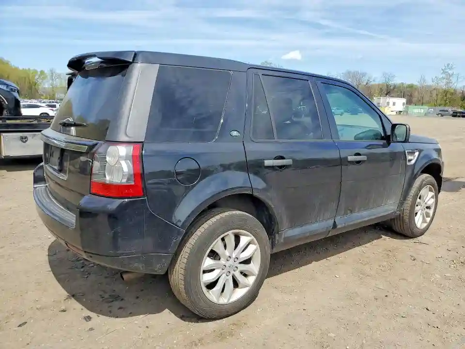 SALFR2BN7BH246836 2011 LAND ROVER LR2-2