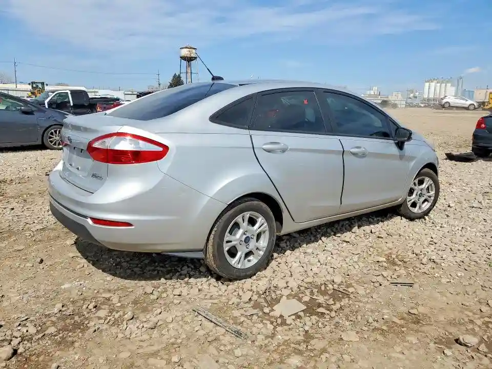 3FADP4BJ5FM219932 2015 FORD FIESTA-2