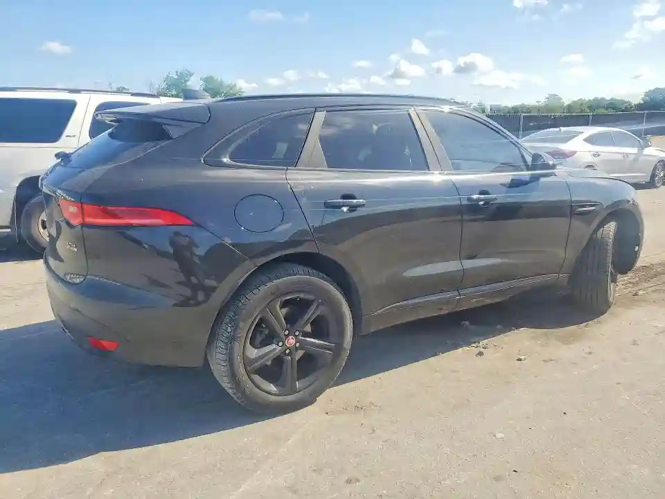 SADCP2FX2LA616990 2020 JAGUAR F-PACE-2