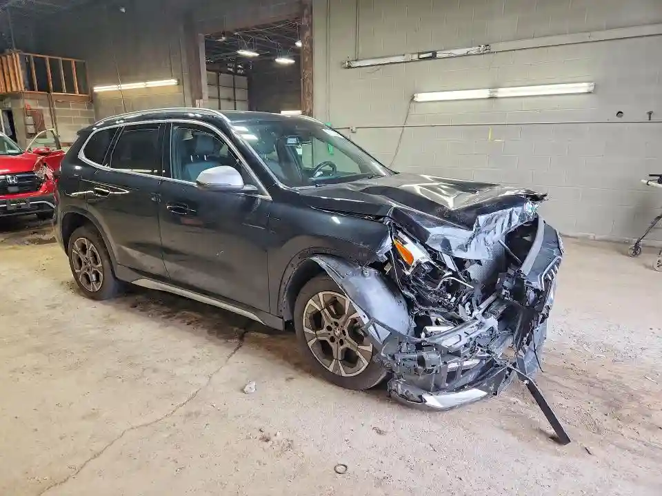 WBX73EF07R5Z33875 2024 BMW X1-3