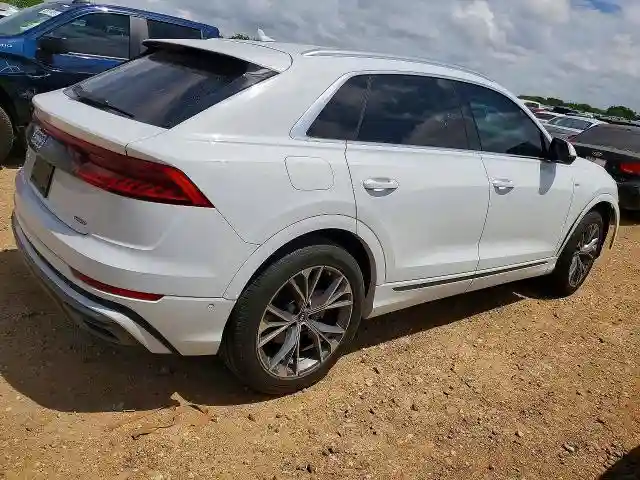 WA1EVBF1XND031804 2022 AUDI Q8-2