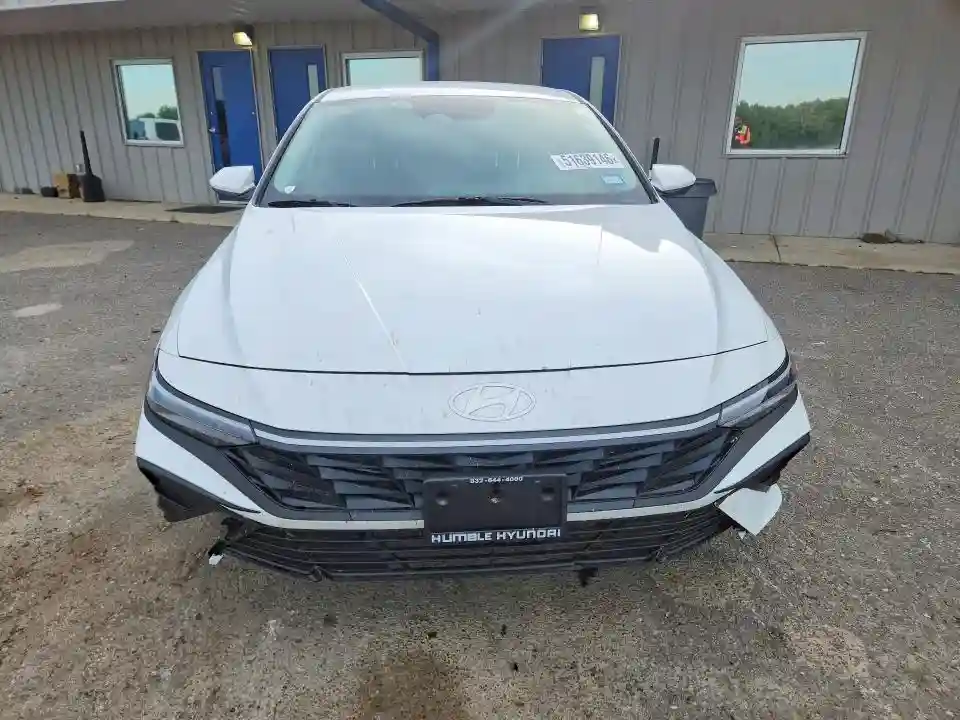 KMHLL4DG8SU972780 2025 HYUNDAI ELANTRA-4