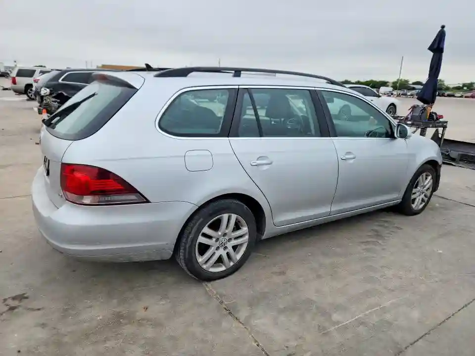 3VWPL7AJ5DM695355 2013 VOLKSWAGEN JETTA-2
