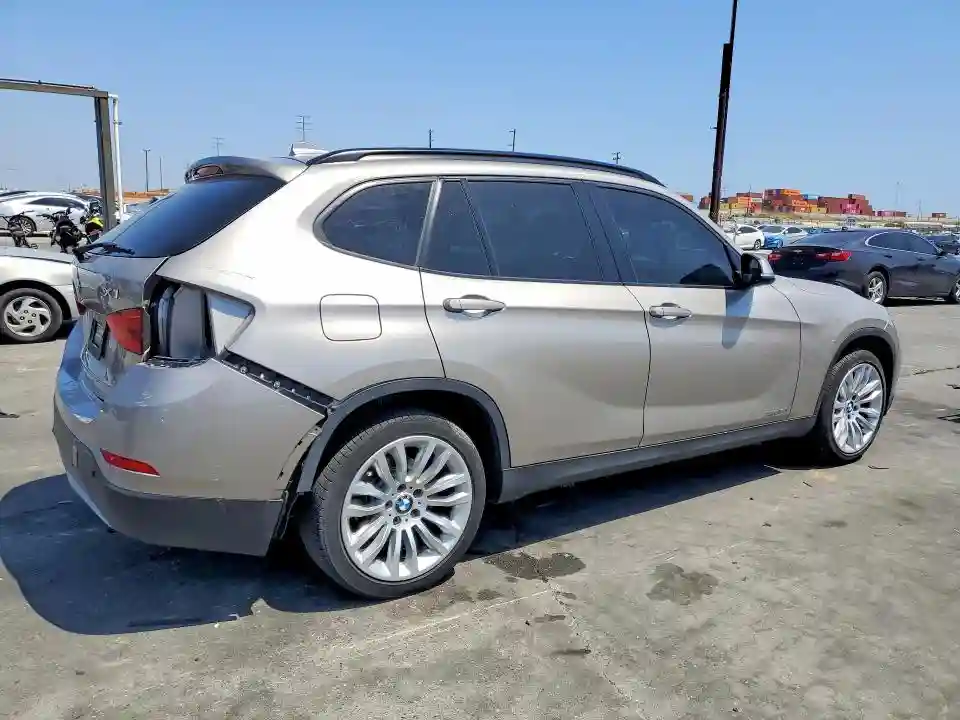 WBAVM1C51FV314918 2015 BMW X1-2