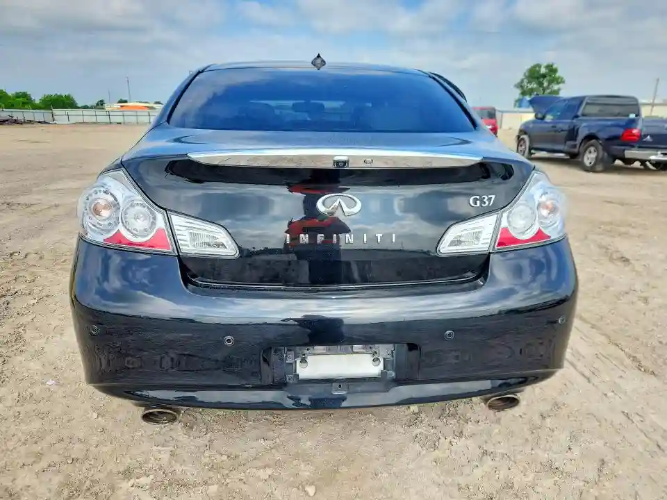 JN1CV6AP5BM502224 2011 INFINITI G37-5