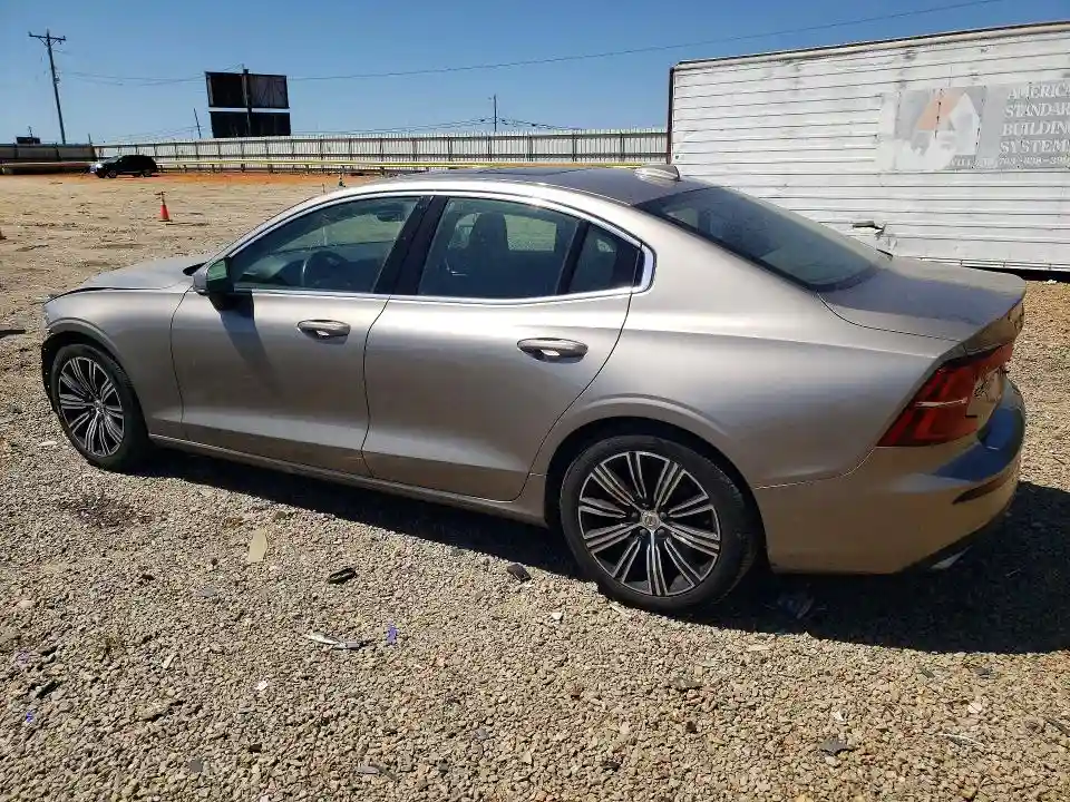 7JRA22TL0KG006831 2019 VOLVO S60-1