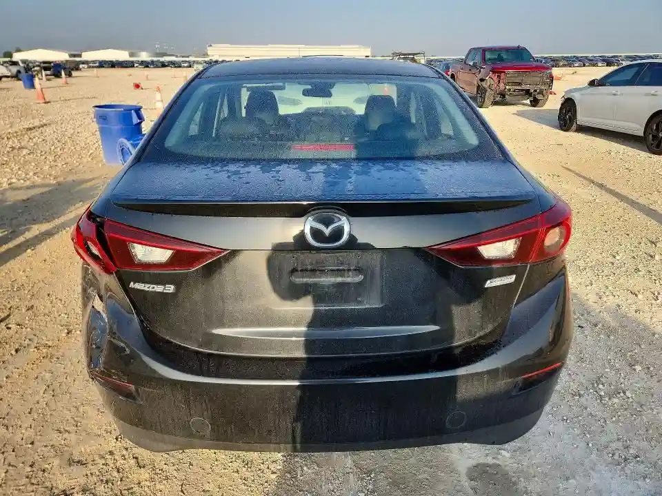 3MZBN1V38JM208240 2018 MAZDA 3-5