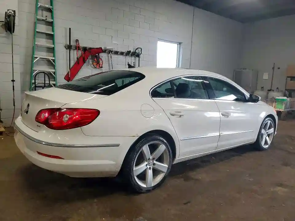 WVWHN7AN6BE718035 2011 VOLKSWAGEN CC-2
