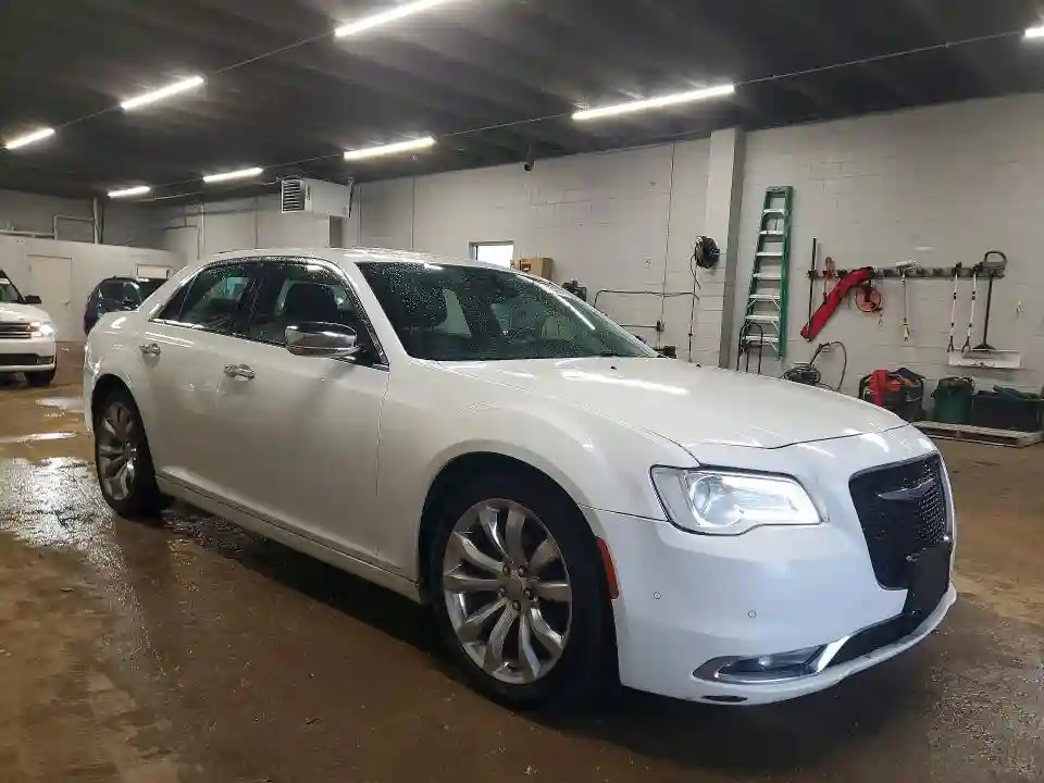 2C3CCAEG0JH319819 2018 CHRYSLER 300-3