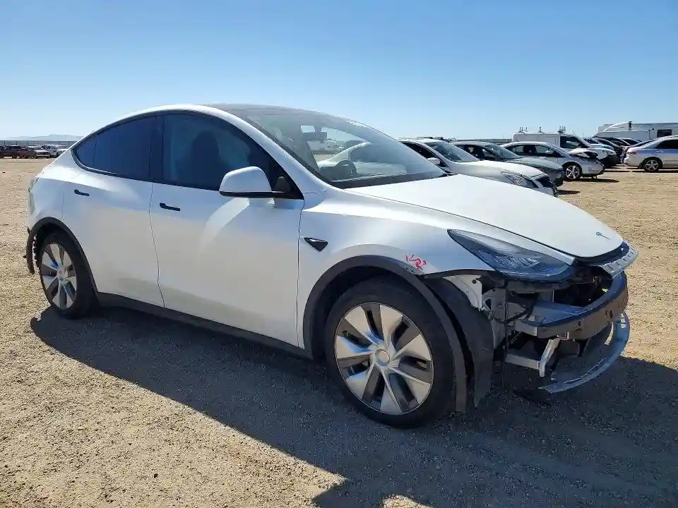 7SAYGDEE7PA034748 2023 TESLA MODEL Y-3