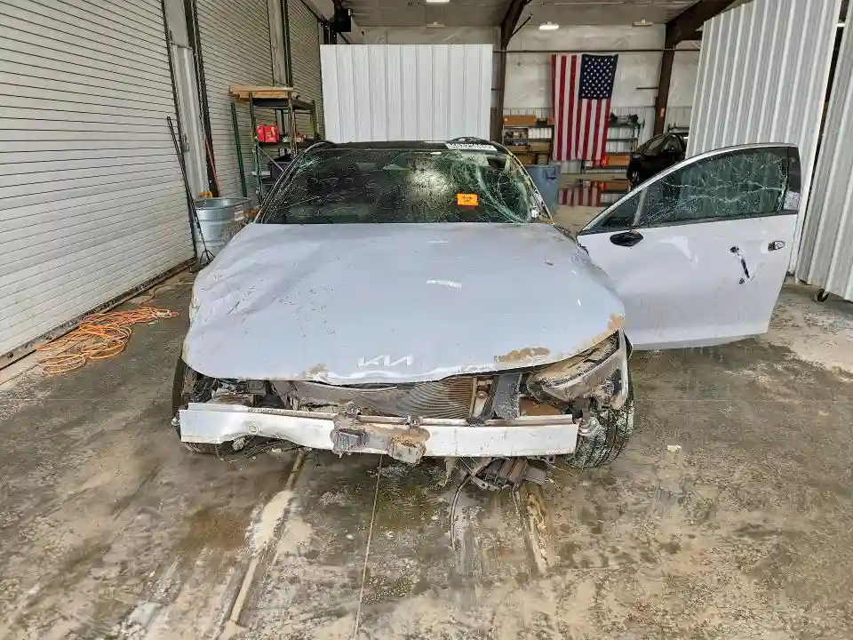 KNAG64J72S5378694 2025 KIA K5-4